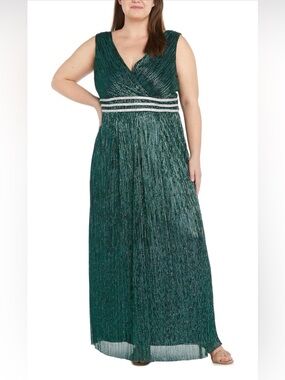 R&M Richards Emerald Green Metallic V-Neck Maxi Dress